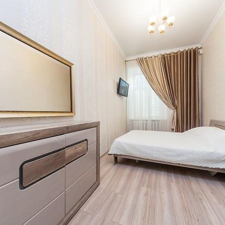 Center, Apartment On Deribasovskaya 10 敖德萨 外观 照片