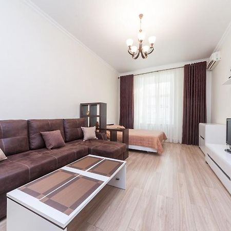 Center, Apartment On Deribasovskaya 10 敖德萨 外观 照片