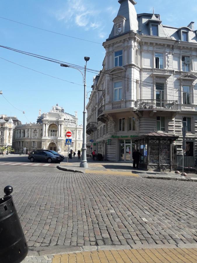 Center, Apartment On Deribasovskaya 10 敖德萨 外观 照片