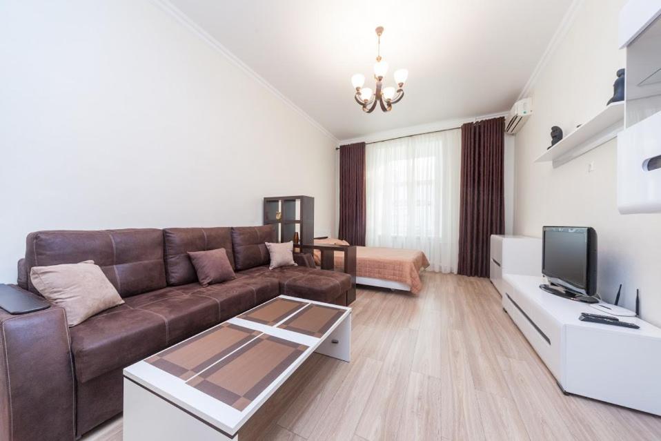 Center, Apartment On Deribasovskaya 10 敖德萨 外观 照片